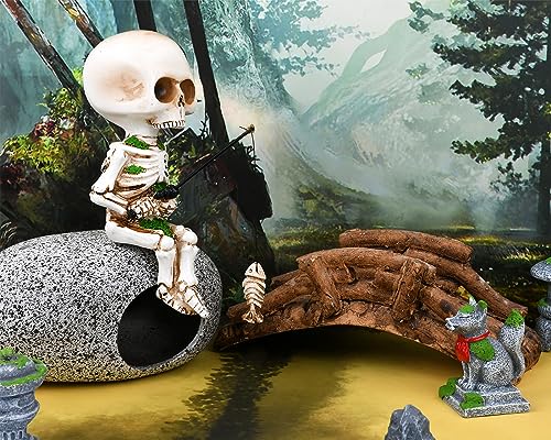 Style Fishing Skeleton Statue 4.5 Inch Mini Skull Figurines Halloween Gothic Decor Resin Cute Skull Fisher Sculpture for Outdoor Garden Pond Fountain Poolside