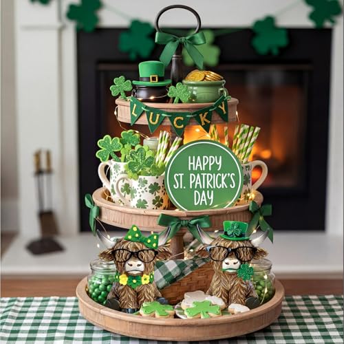 2 Pack St Patrick's Day Highland Cow Figurines Irish Shamrocks Gnomes Resin Leprechaun Green Highland Cow Statue Scottish Calf Lovers Gifts Table Decor for Home Office Garden Kitchen (4 Inch / Irish Highland Cow)