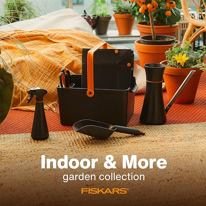 Fiskars Large Repotting Mat for Indoor Garden Transplanting and Soil Mess Control, Foldable and Water Resistant, 32.5" x 17.5"