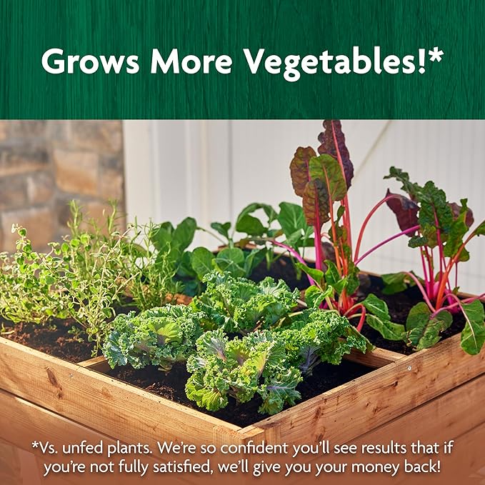 Miracle-Gro Organic Raised Bed and Garden Soil Bulk Pallet, Quick Release Natural Fertilizer, Peat Free, OMRI Listed, 1.5 cu. ft. Bags, Pallet of 50